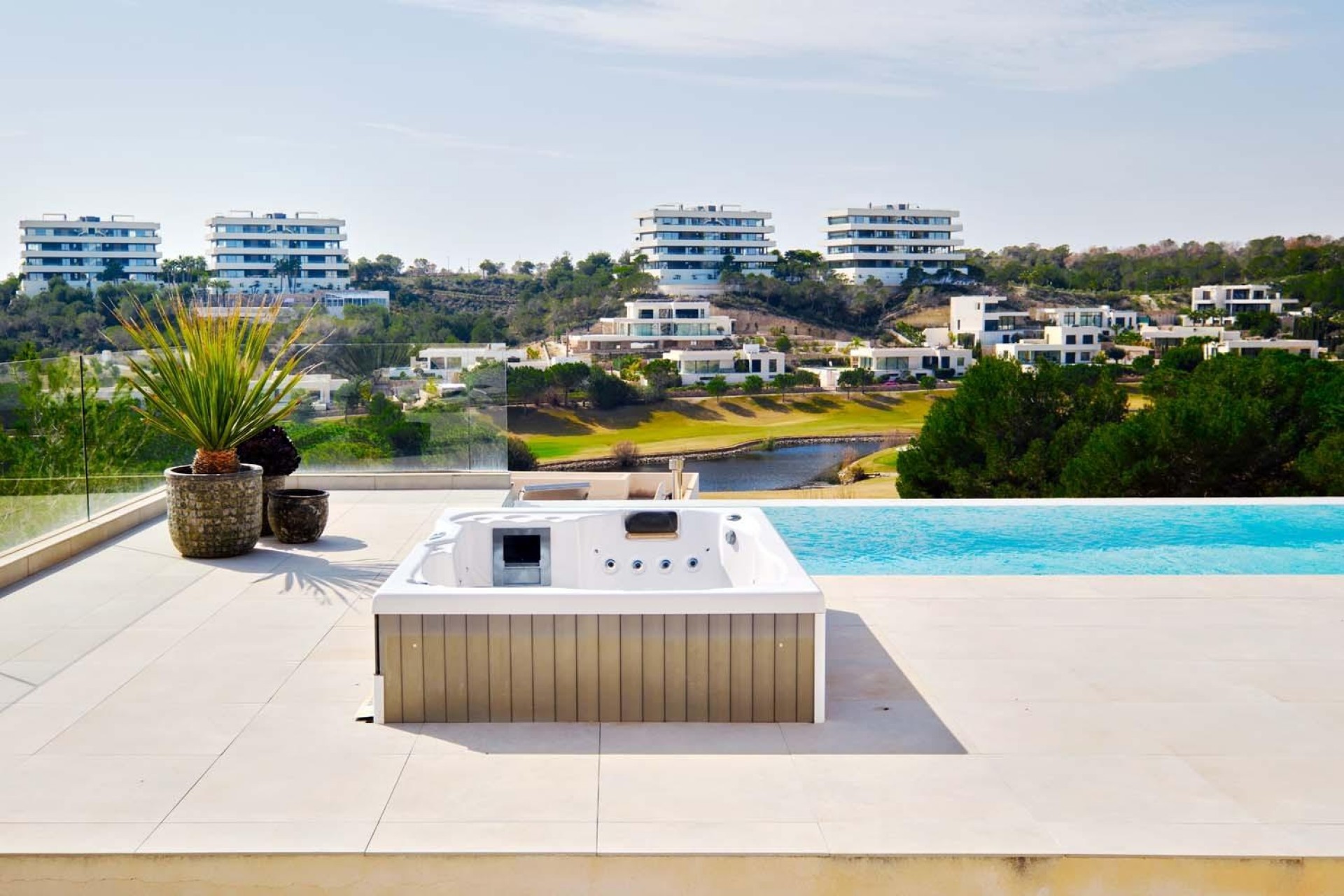 Återförsäljning - Villa -
Orihuela - Las Colinas Golf