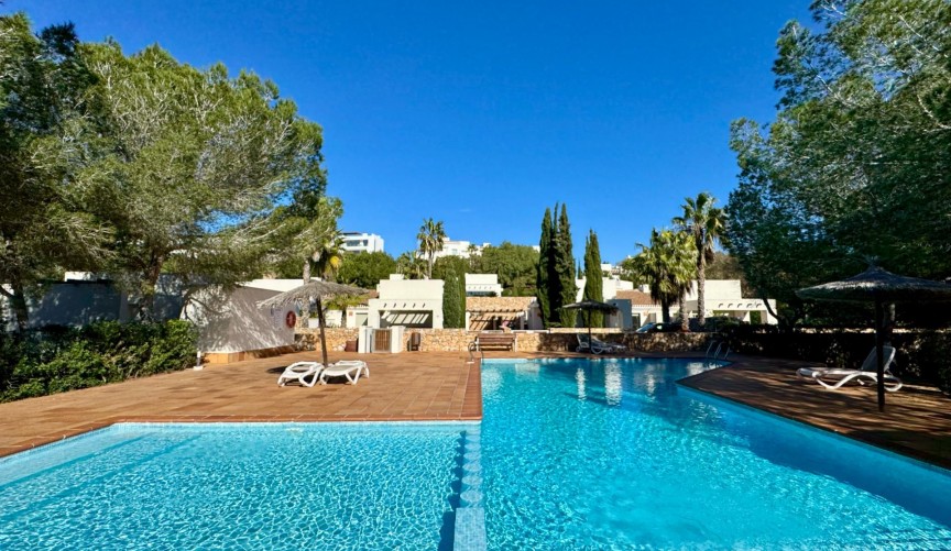 Återförsäljning - Villa -
Orihuela - Las Colinas Golf