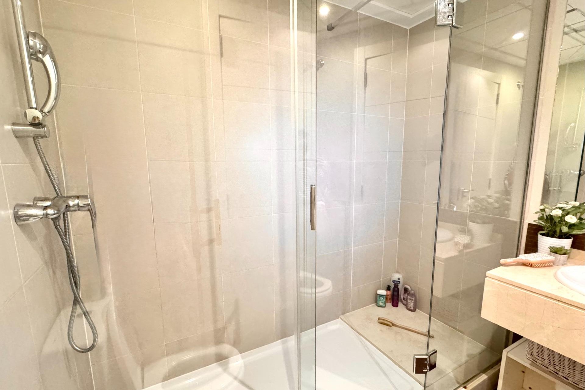 Återförsäljning - Villa -
Orihuela - Las Colinas Golf