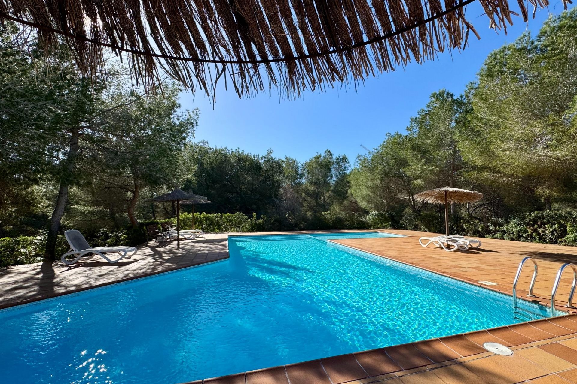 Återförsäljning - Villa -
Orihuela - Las Colinas Golf