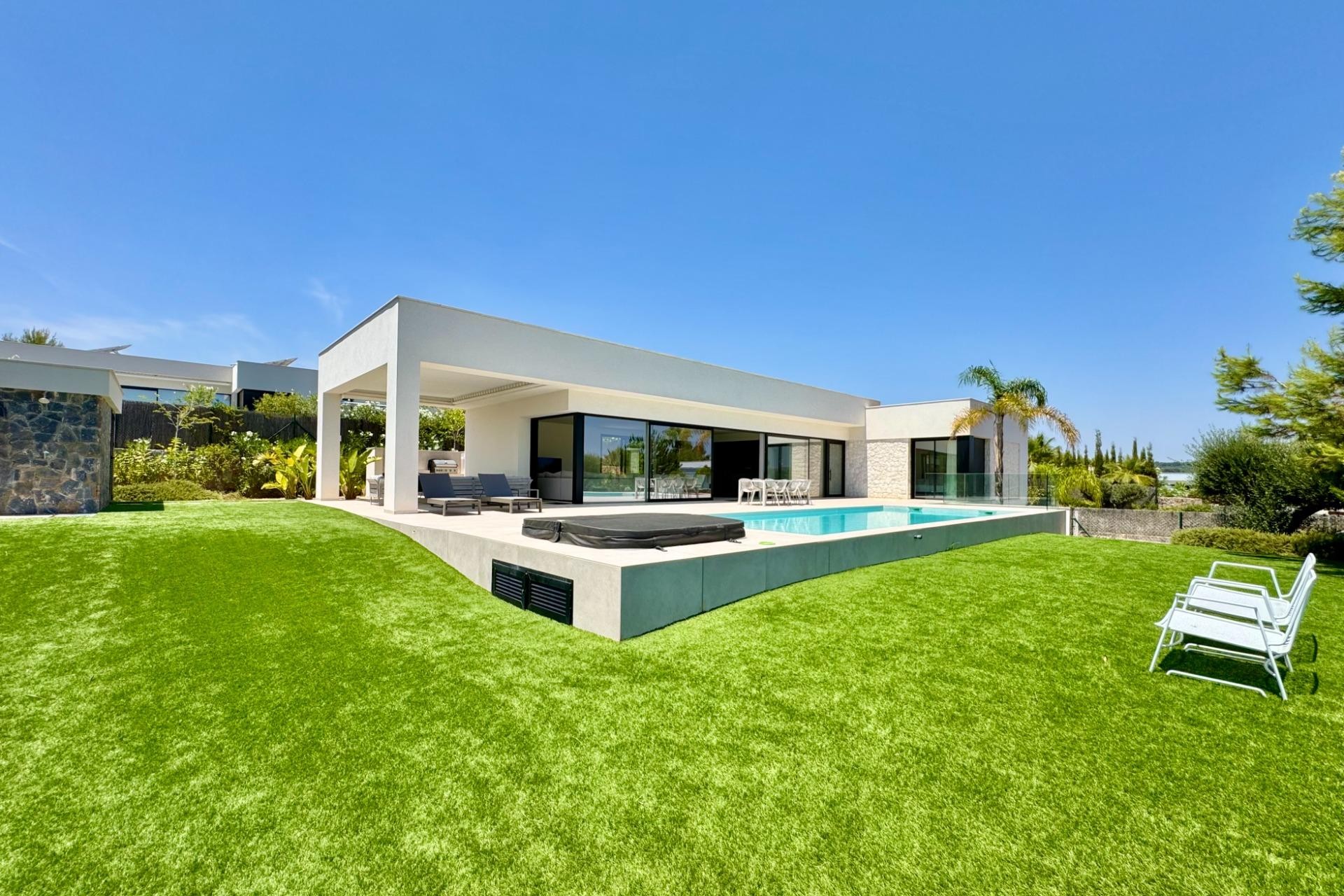Återförsäljning - Villa -
Orihuela - Las Colinas Golf