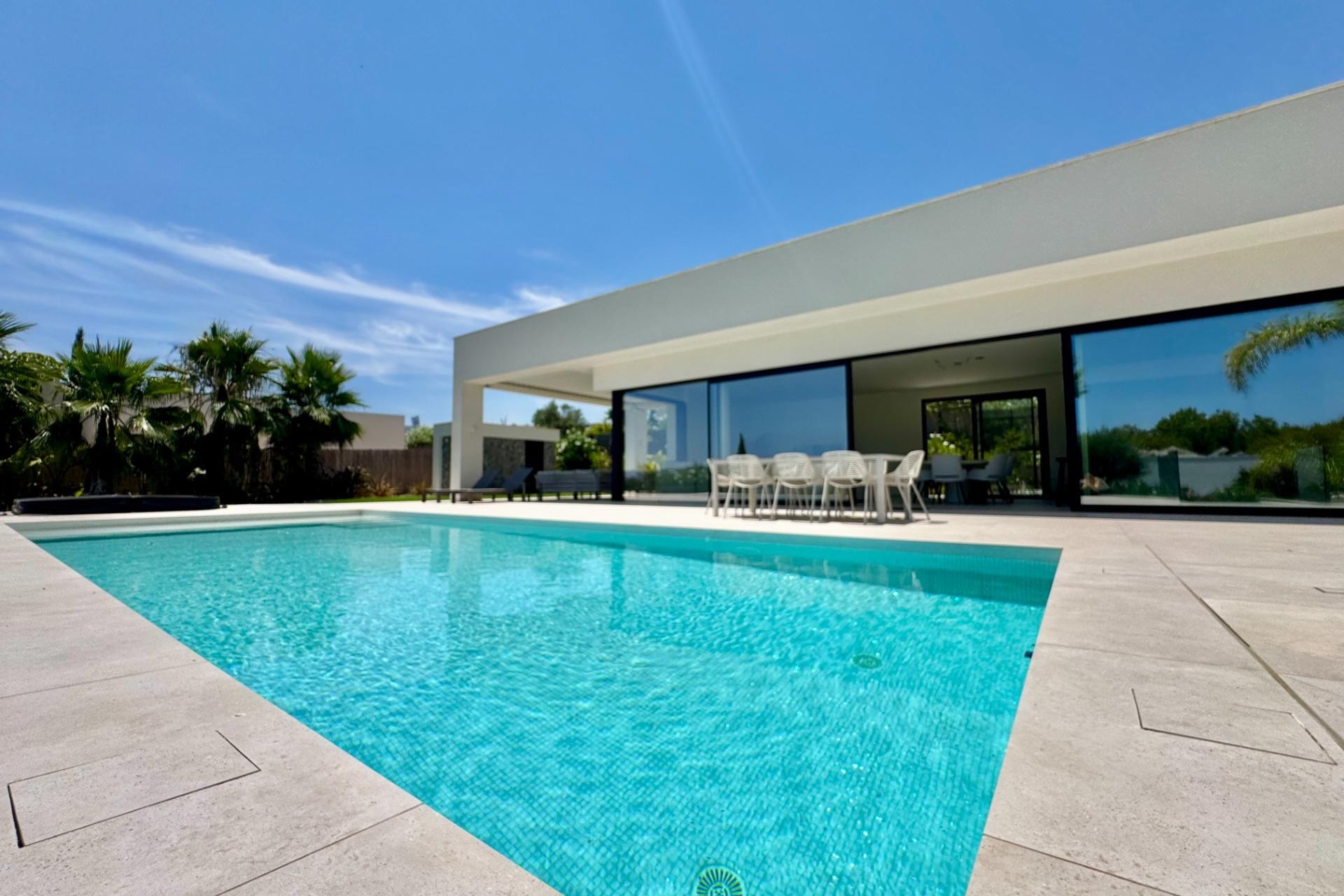 Återförsäljning - Villa -
Orihuela - Las Colinas Golf