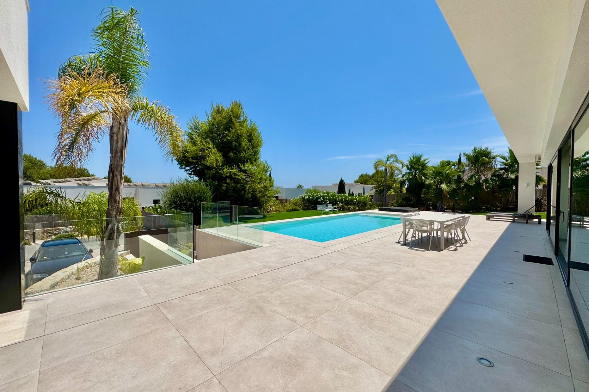 Återförsäljning - Villa -
Orihuela - Las Colinas Golf