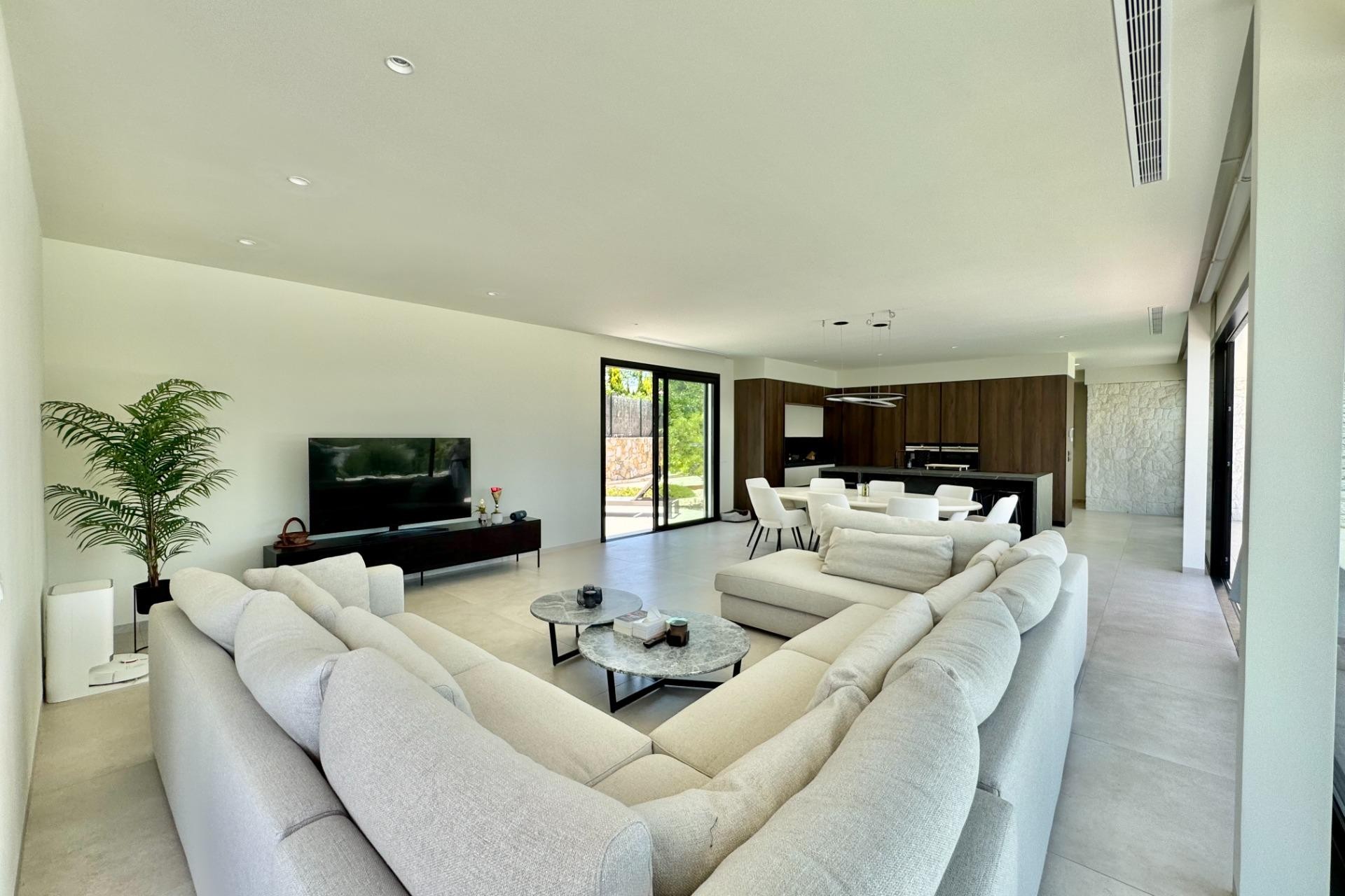 Återförsäljning - Villa -
Orihuela - Las Colinas Golf