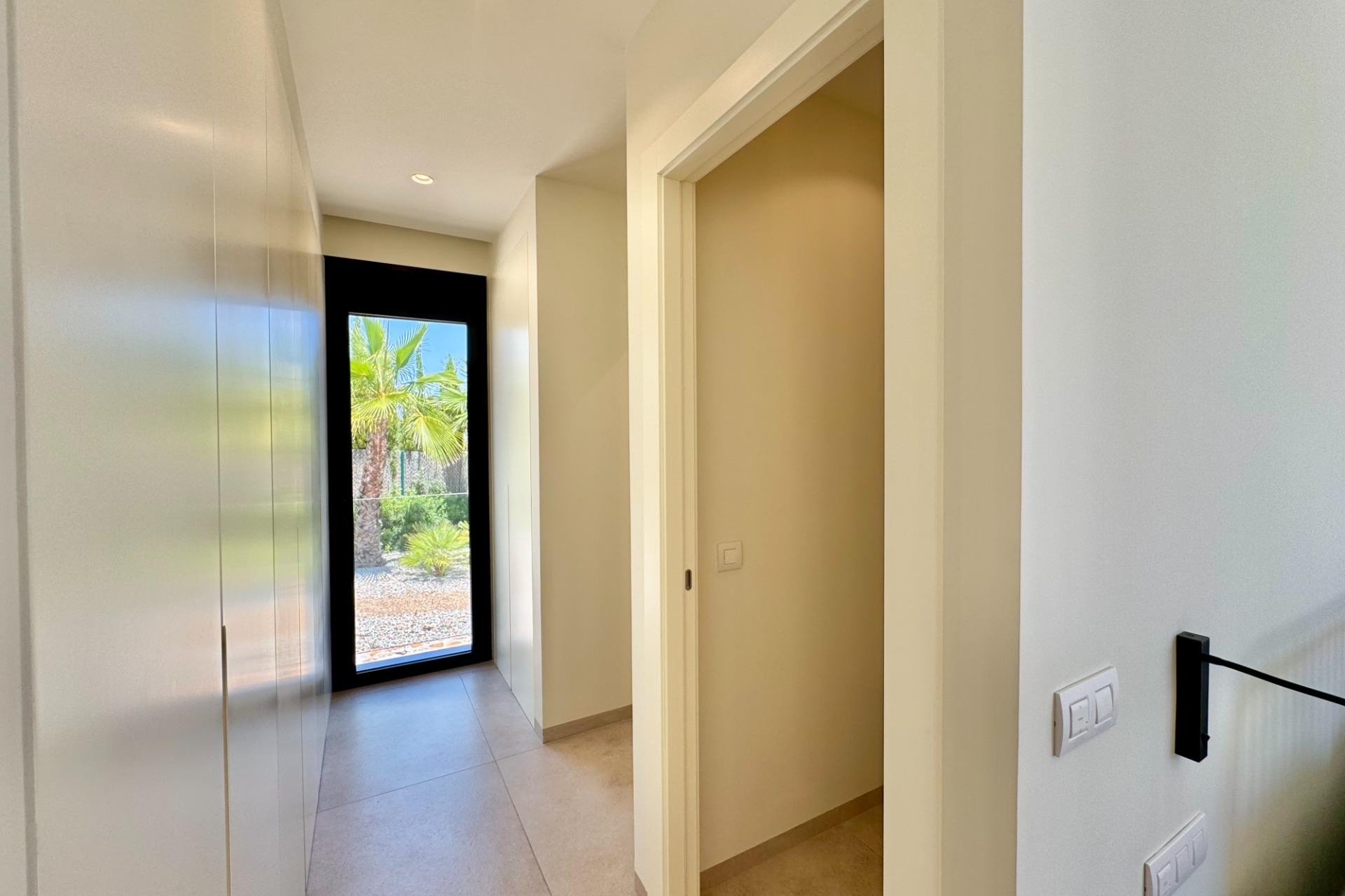 Återförsäljning - Villa -
Orihuela - Las Colinas Golf