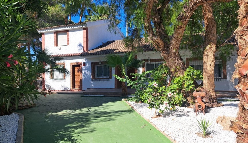 Återförsäljning - Villa -
Orihuela - Los Huertos