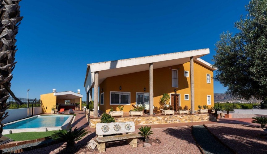 Återförsäljning - Villa -
Orihuela - Orihuela Ciudad