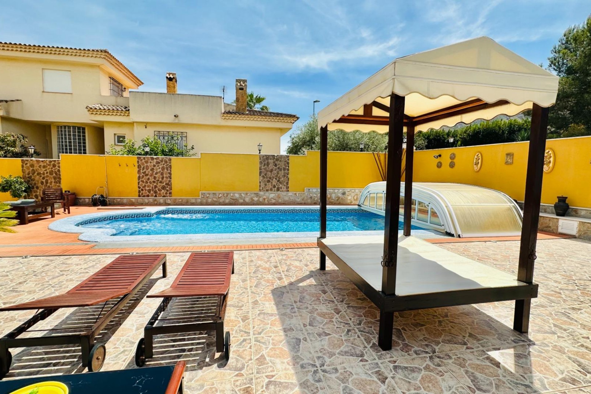Återförsäljning - Villa -
Orihuela - Urb. Montepinar