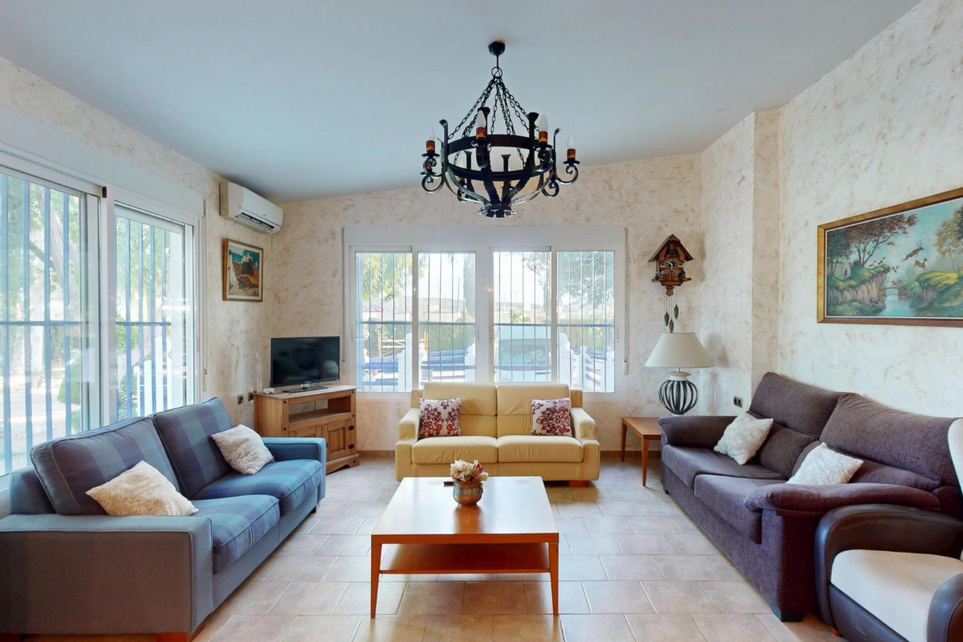 Återförsäljning - Villa -
Orihuela