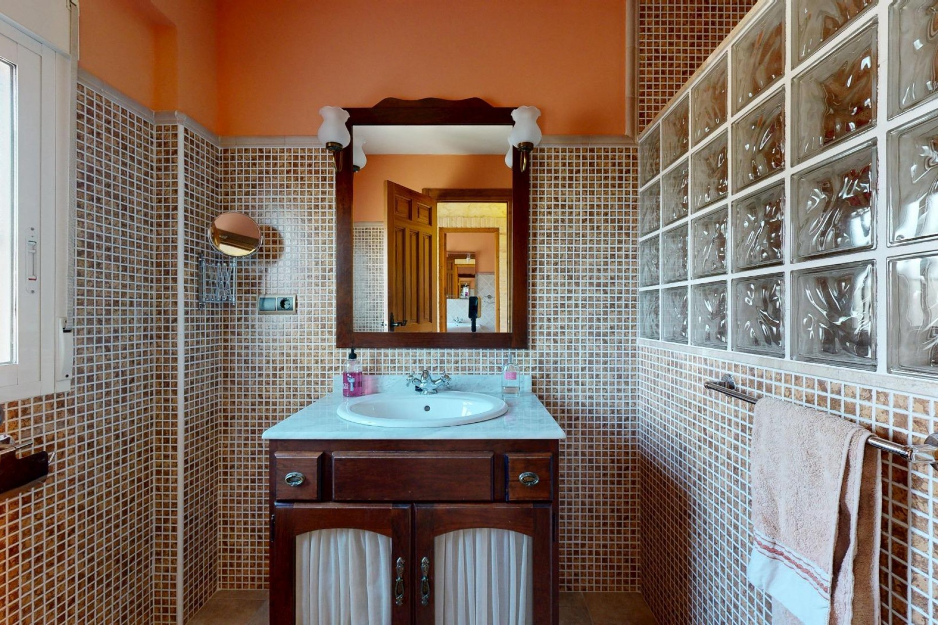 Återförsäljning - Villa -
Orihuela