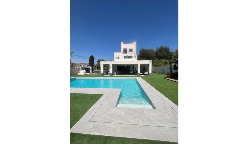 Återförsäljning - Villa -
Pilar de la Horadada - Costa Blanca