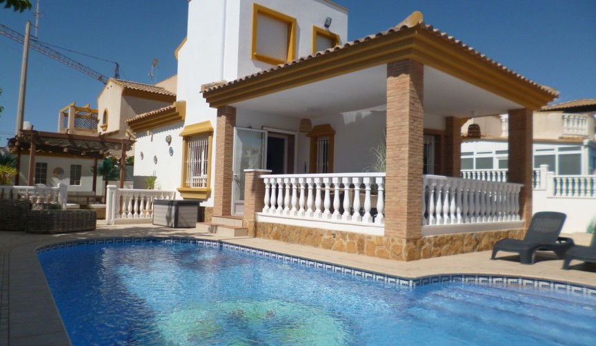 Återförsäljning - Villa -
Pilar de la Horadada - Costa Blanca