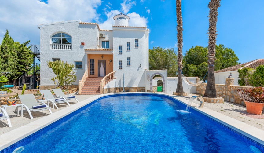 Återförsäljning - Villa -
Pinar de Campoverde - Costa Blanca