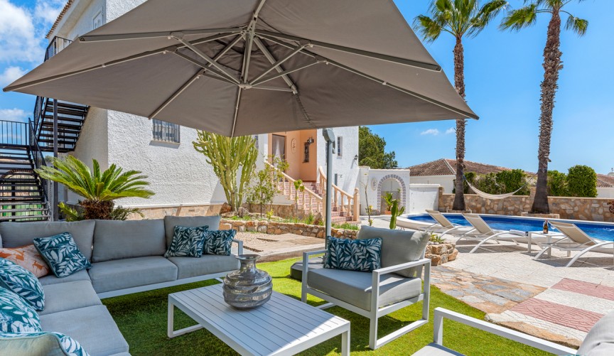 Återförsäljning - Villa -
Pinar de Campoverde - Costa Blanca