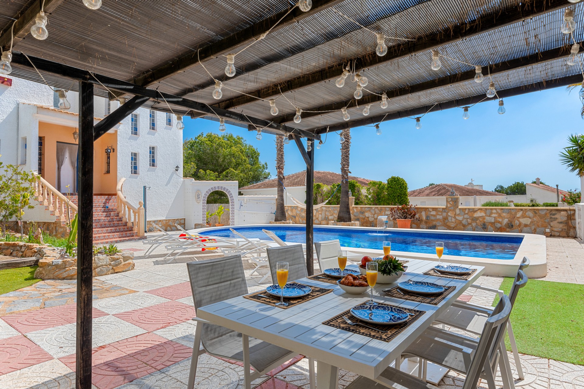 Återförsäljning - Villa -
Pinar de Campoverde - Costa Blanca