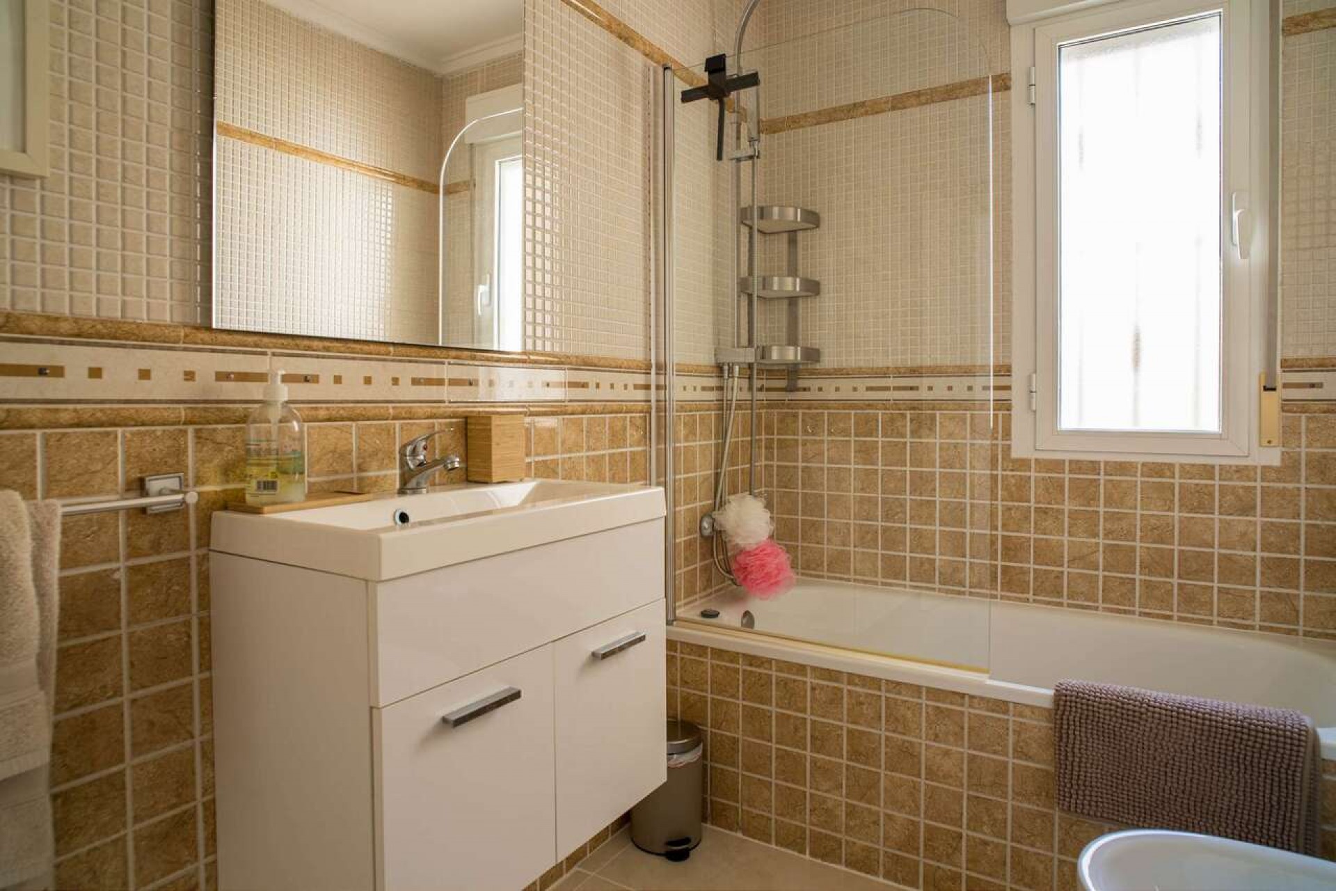 Återförsäljning - Villa -
Pinoso - Inland