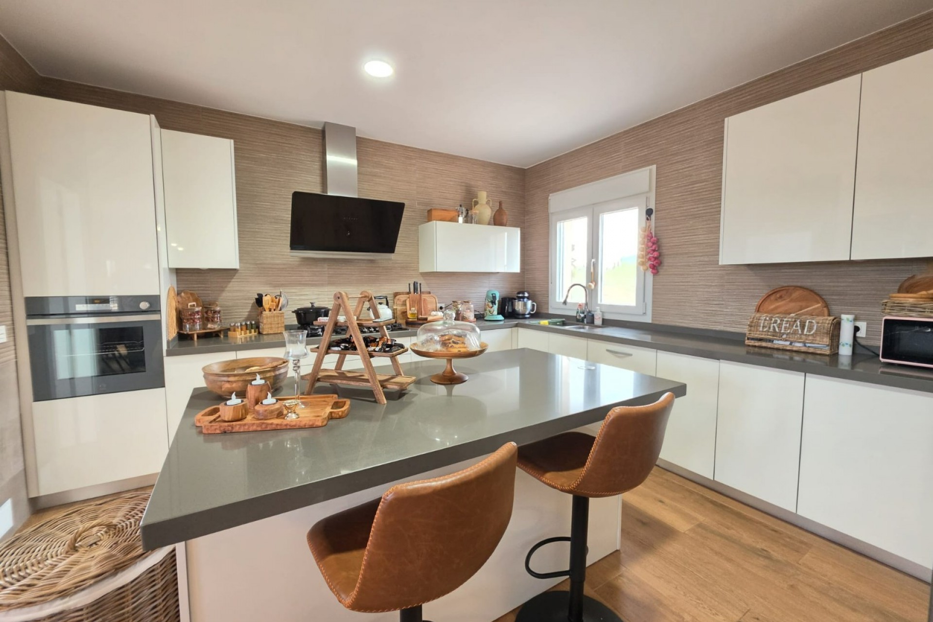 Återförsäljning - Villa -
Pinoso - Inland