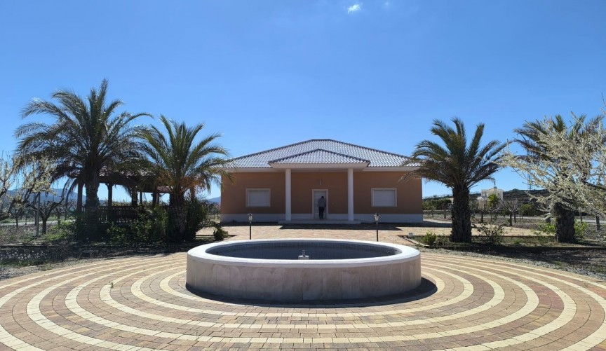 Återförsäljning - Villa -
Pinoso - Inland