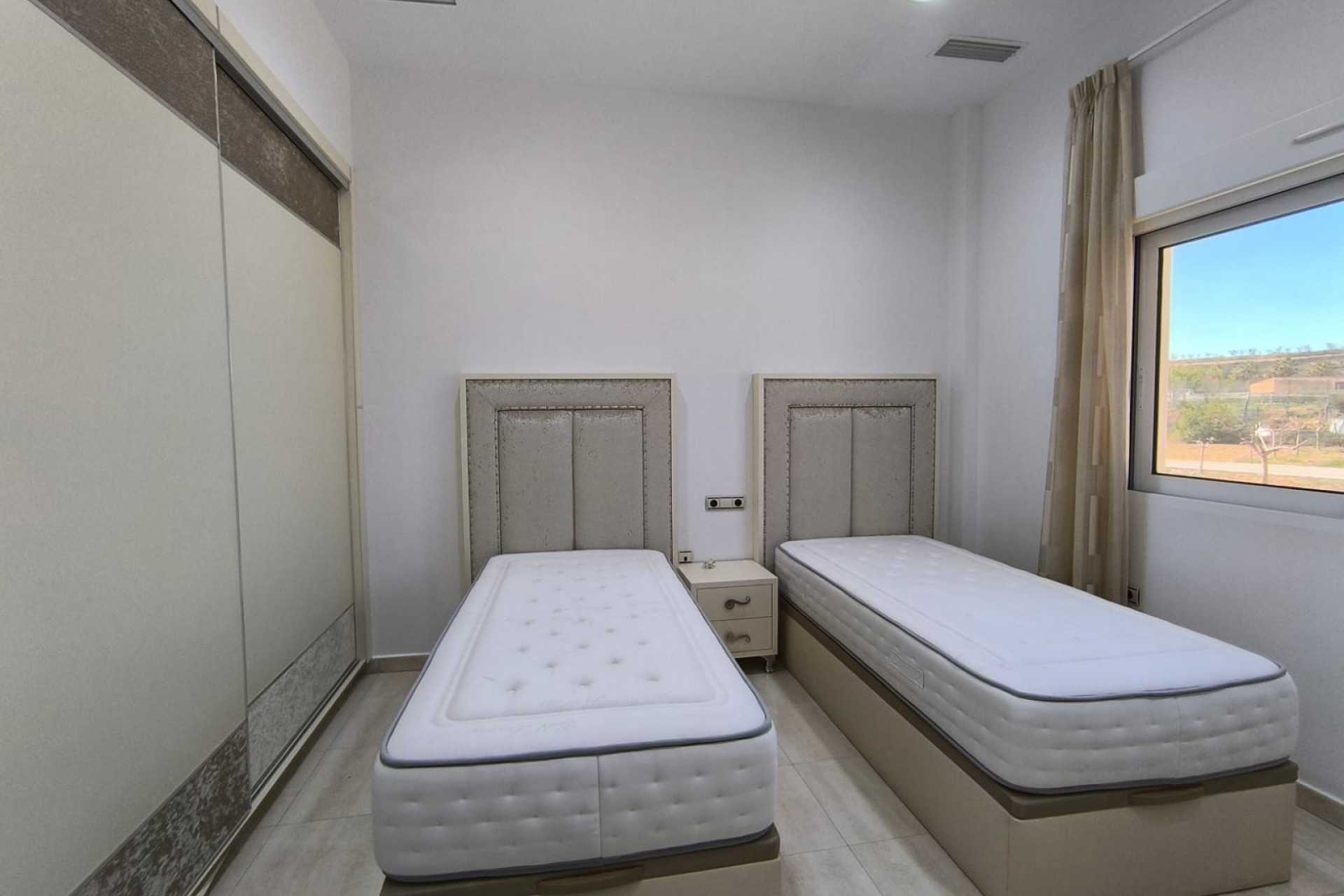 Återförsäljning - Villa -
Pinoso - Inland