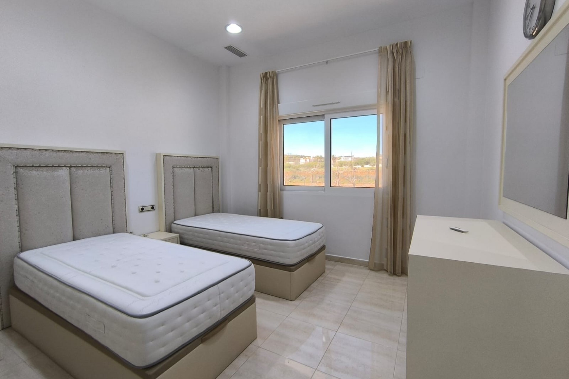 Återförsäljning - Villa -
Pinoso - Inland