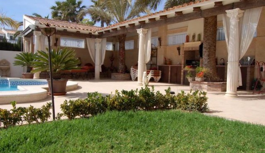 Återförsäljning - Villa -
Playa Flamenca - Costa Blanca