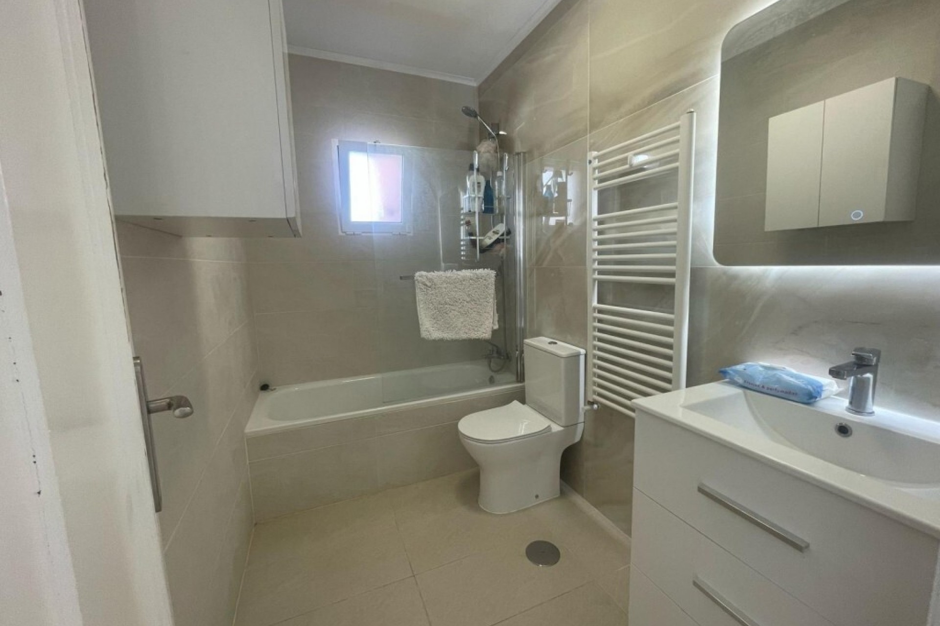 Återförsäljning - Villa -
Playa Flamenca - Costa Blanca