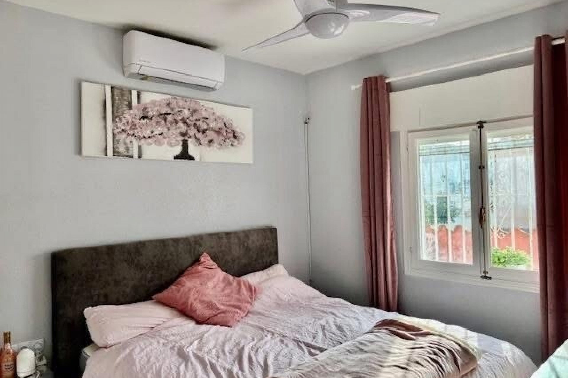 Återförsäljning - Villa -
Playa Flamenca - Costa Blanca