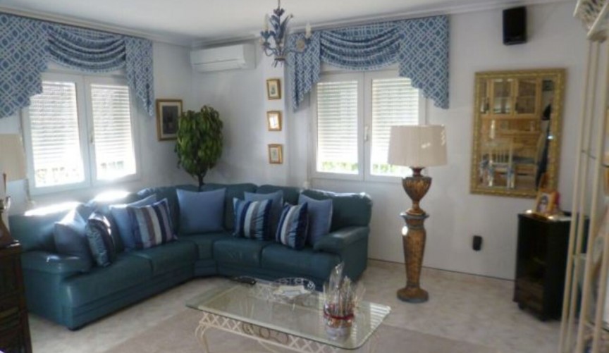 Återförsäljning - Villa -
Playa Flamenca - Costa Blanca