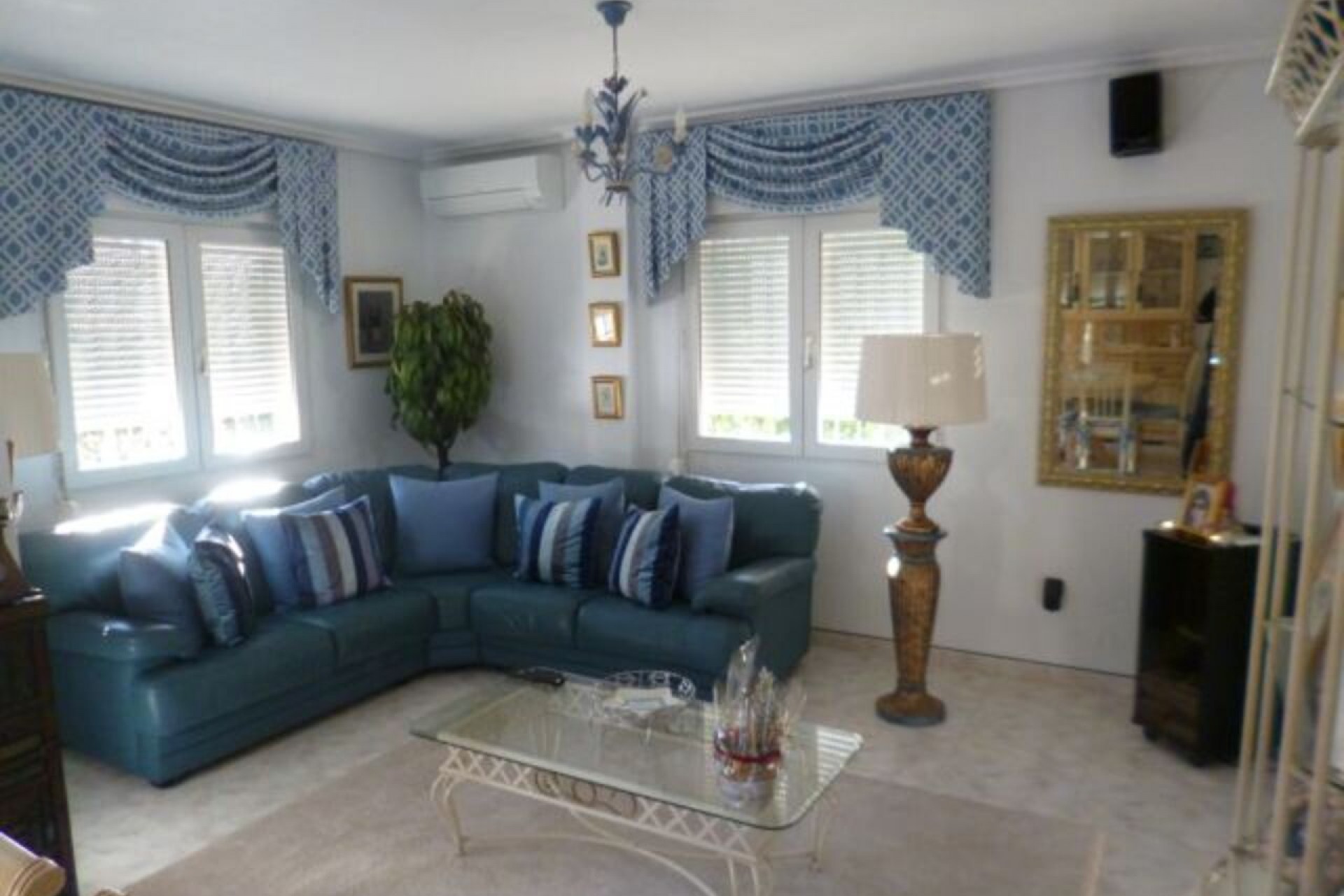 Återförsäljning - Villa -
Playa Flamenca - Costa Blanca