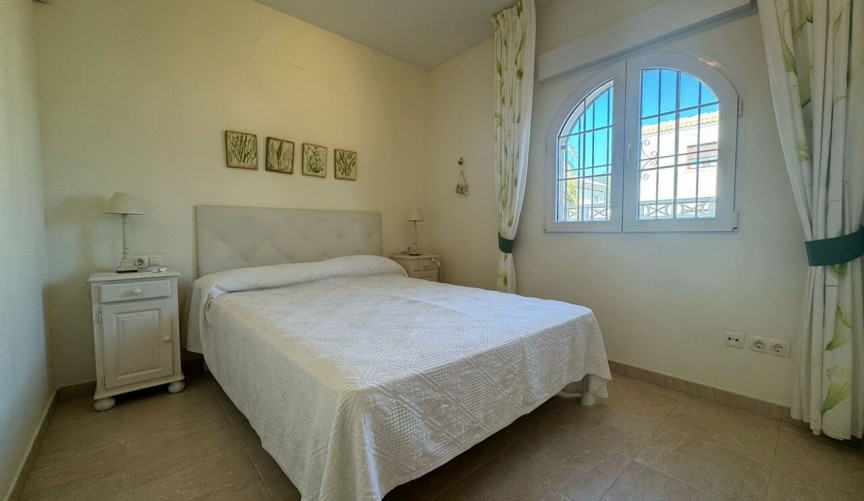 Återförsäljning - Villa -
Playa Flamenca - Costa Blanca