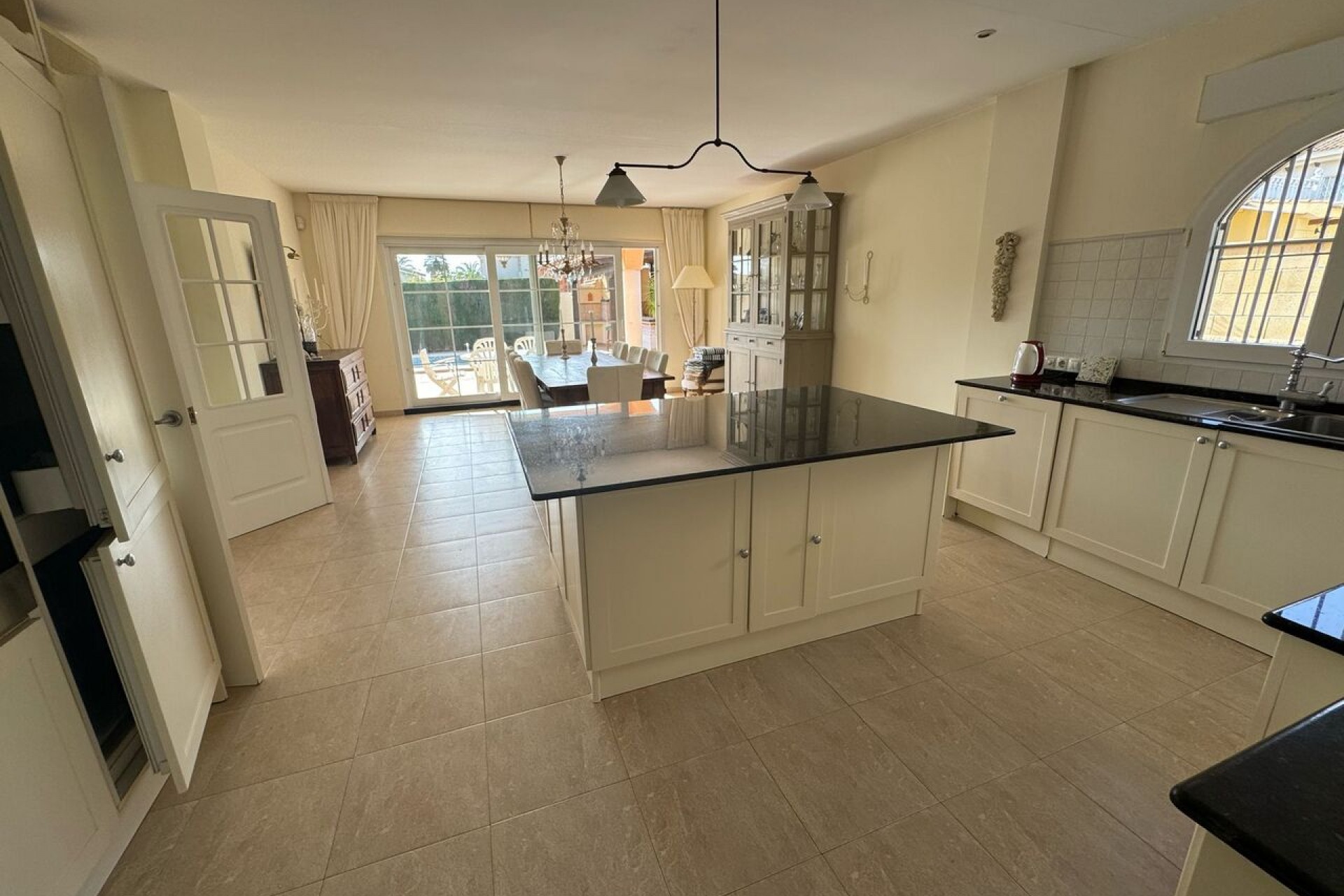 Återförsäljning - Villa -
Playa Flamenca - Costa Blanca