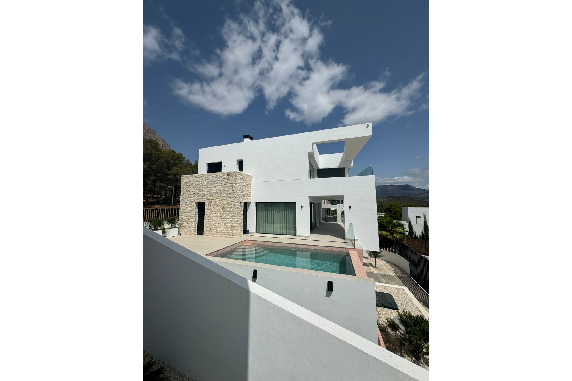 Återförsäljning - Villa -
Polop - Costa Blanca