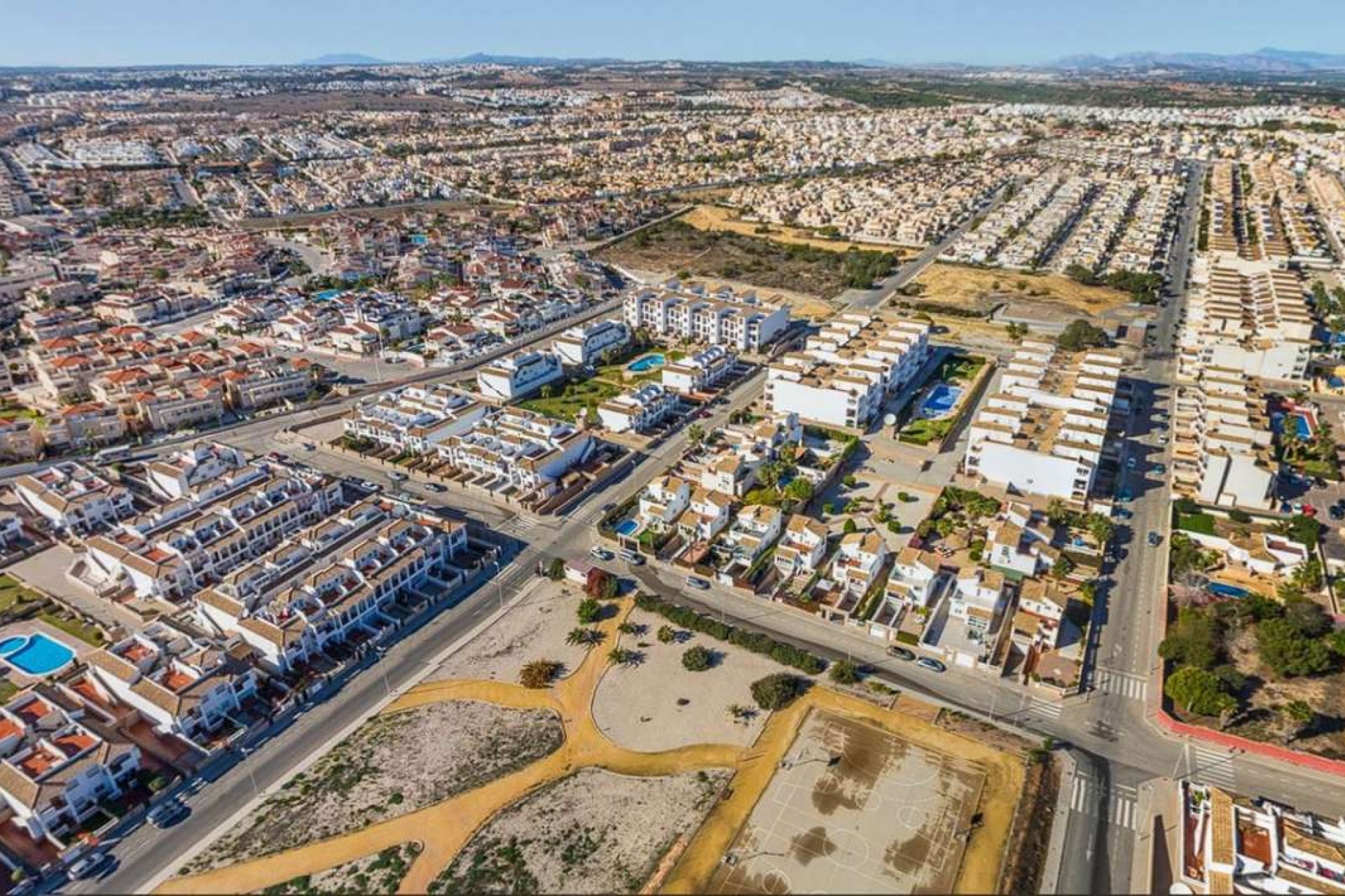 Återförsäljning - Villa -
Punta Prima - Costa Blanca