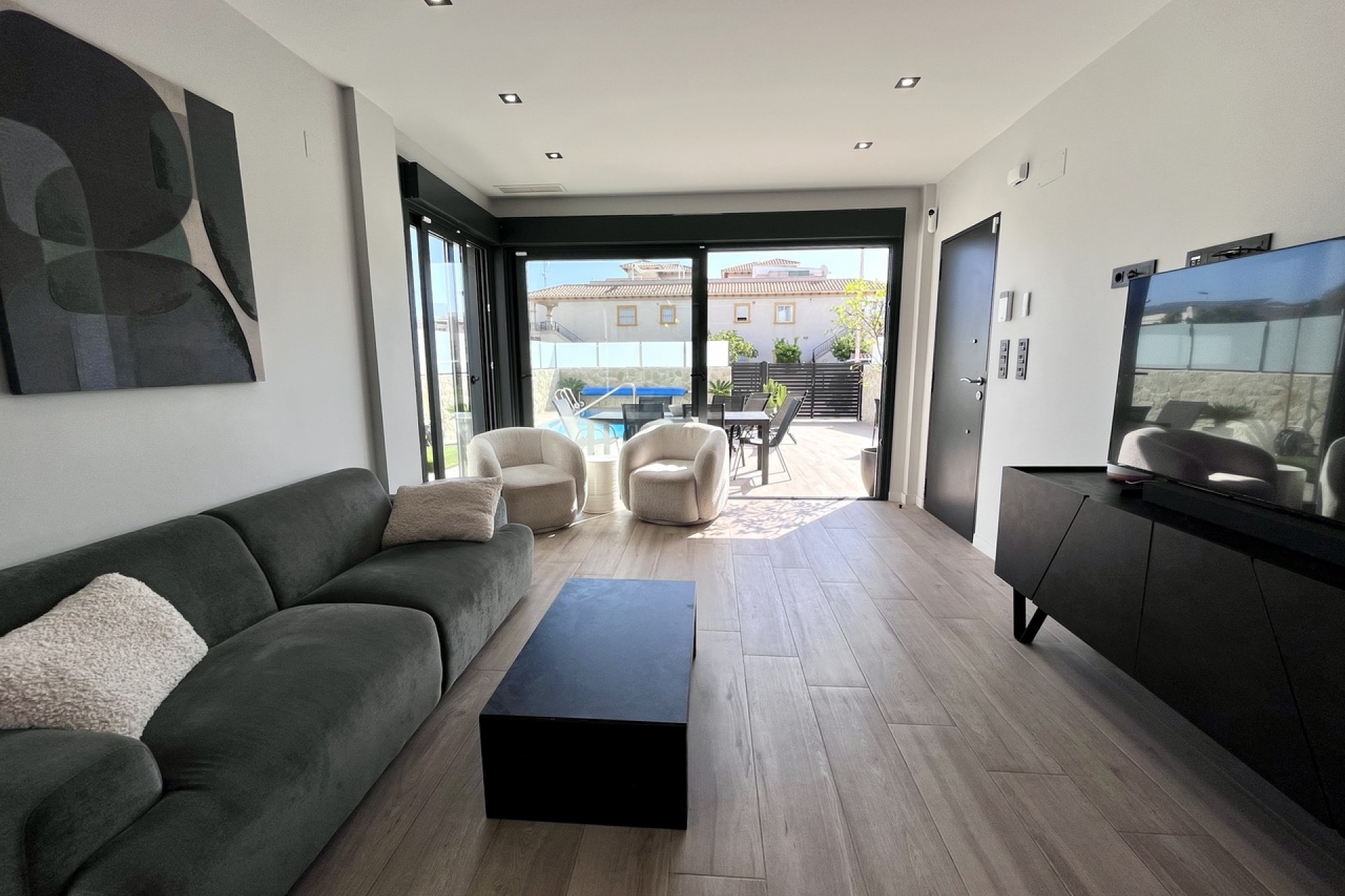 Återförsäljning - Villa -
Punta Prima - Costa Blanca