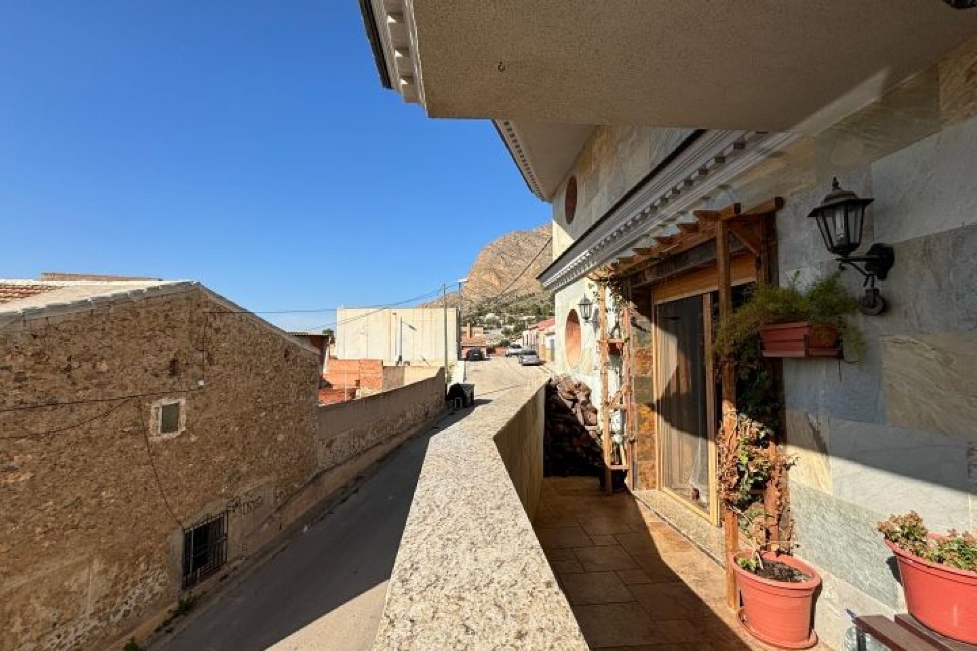 Återförsäljning - Villa -
Redován - Inland