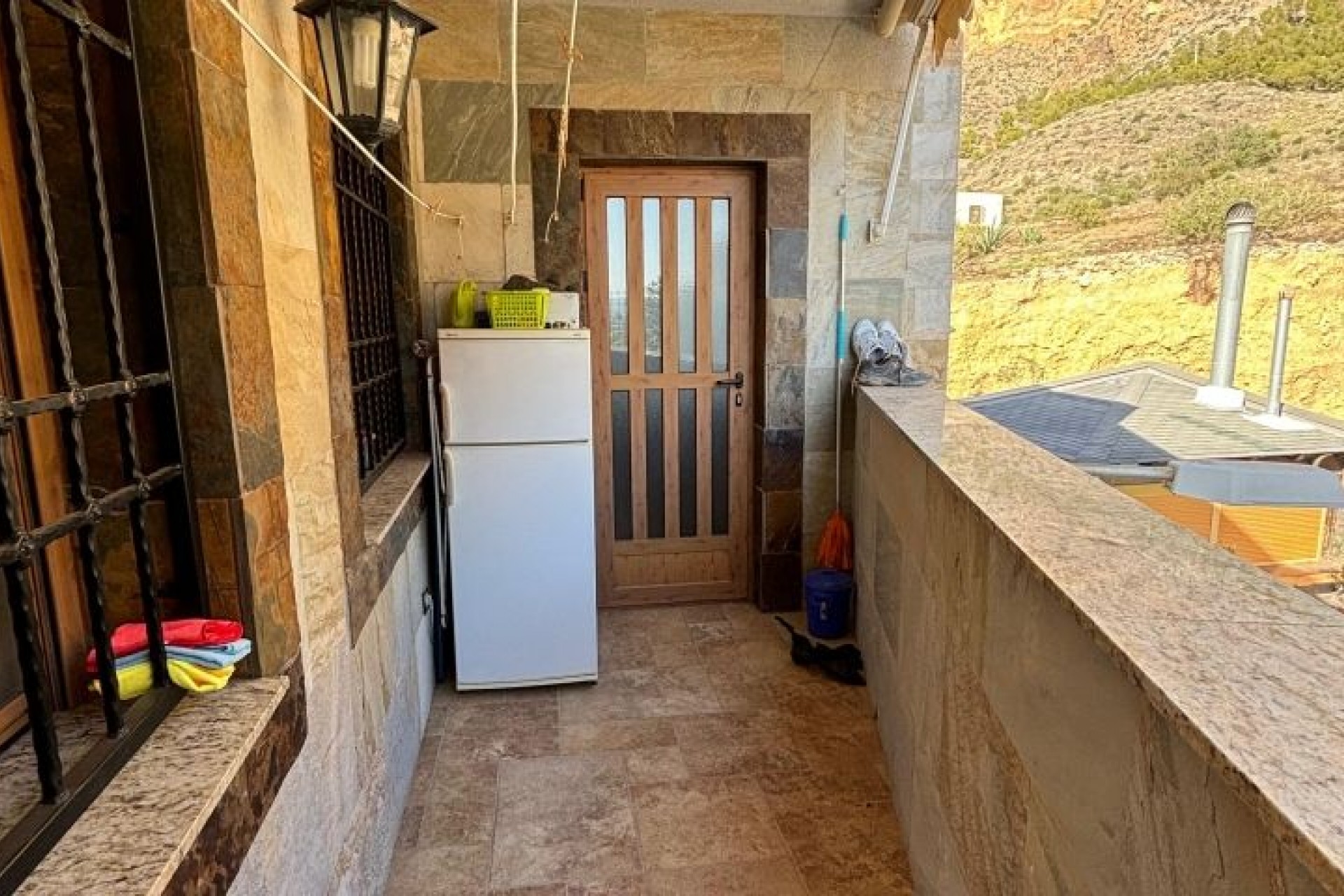 Återförsäljning - Villa -
Redován - Inland