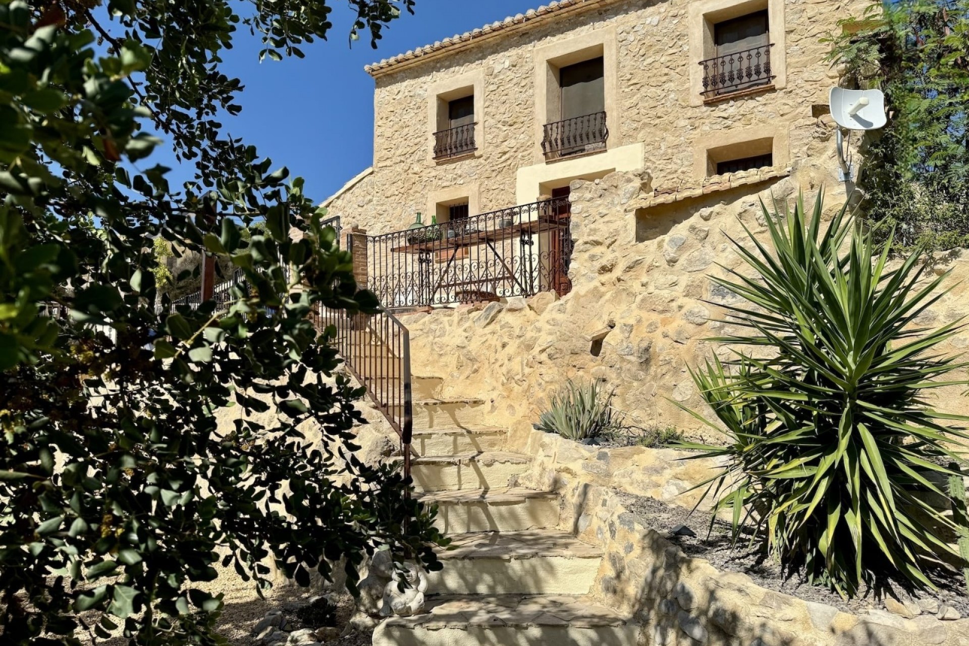 Återförsäljning - Villa -
Relleu - Inland