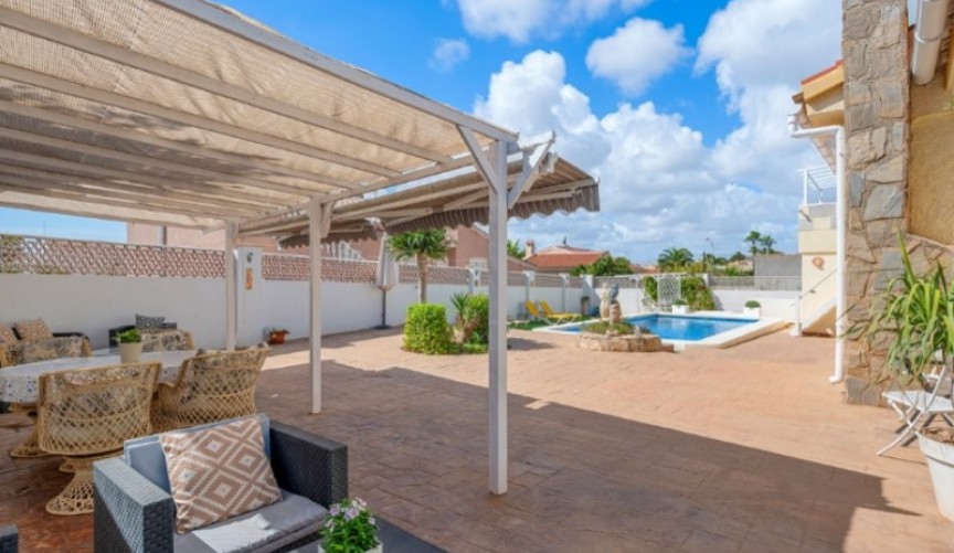 Återförsäljning - Villa -
Rojales - Ciudad Quesada