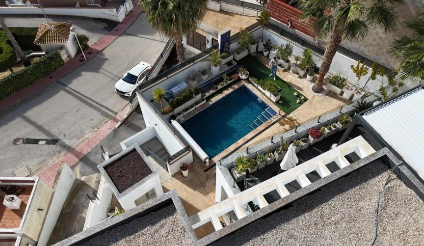 Återförsäljning - Villa -
Rojales - Costa Blanca