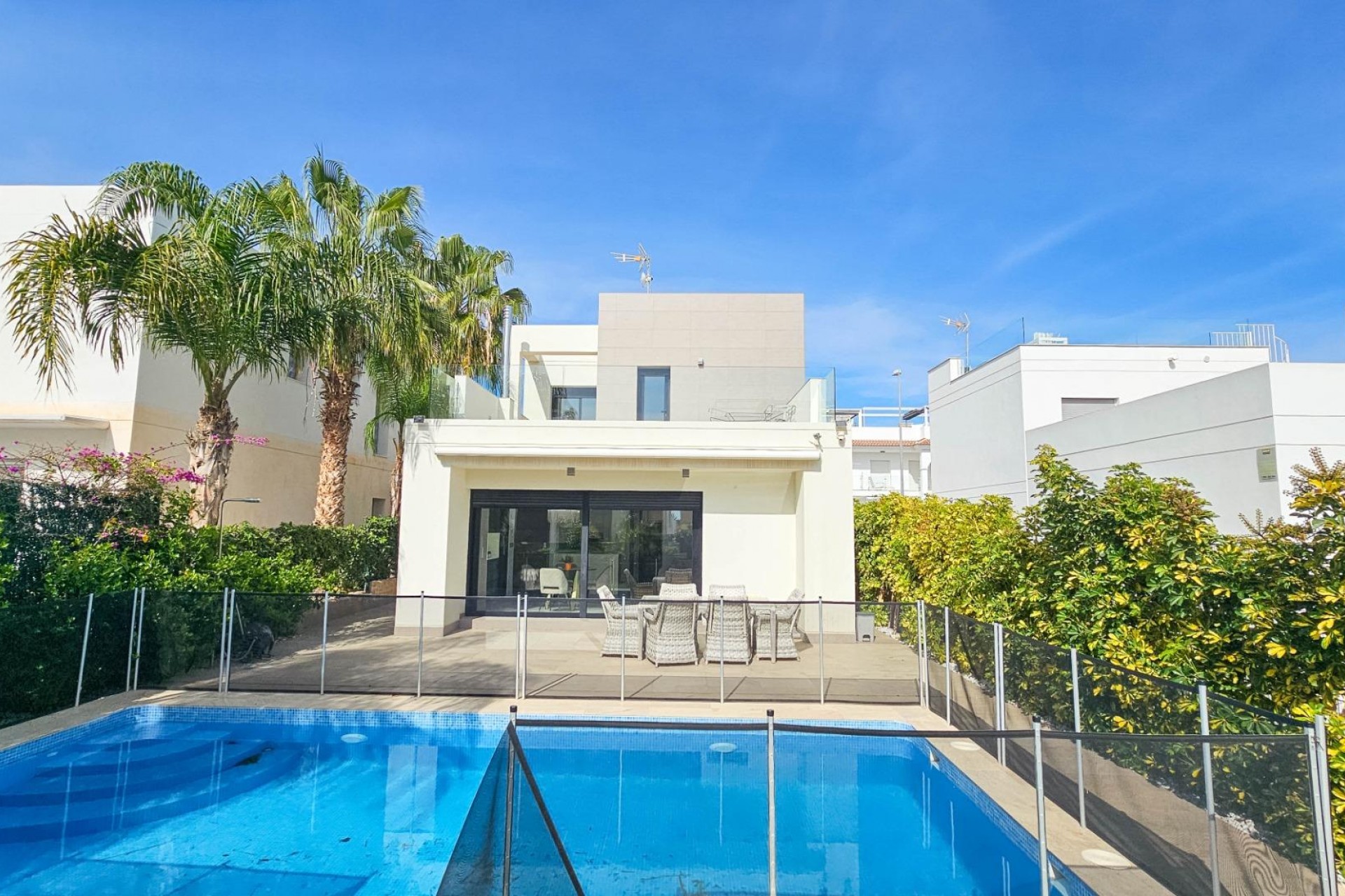 Återförsäljning - Villa -
Rojales - Cuidad Quesada