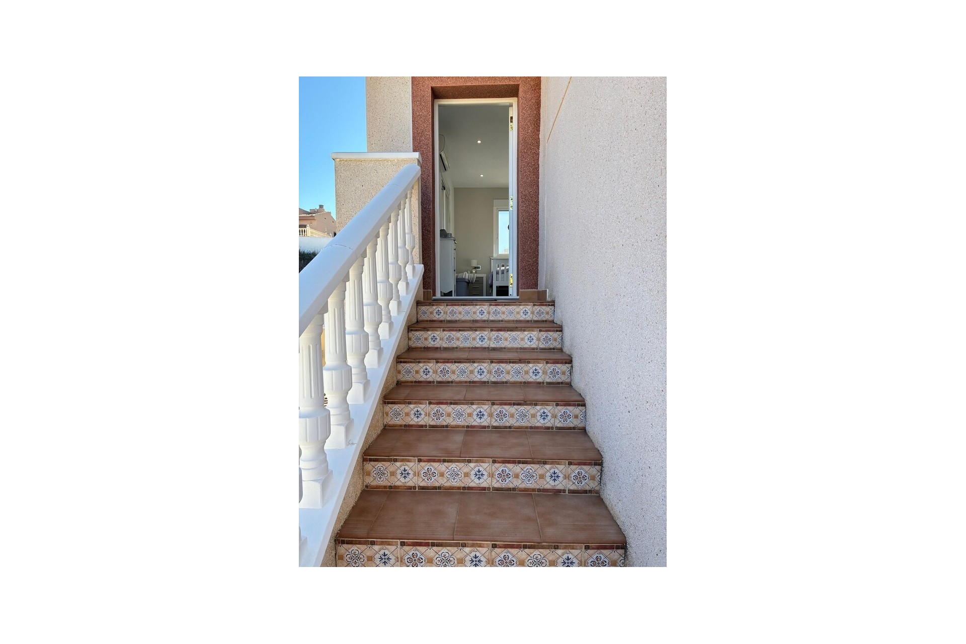 Återförsäljning - Villa -
Rojales - rojales hills