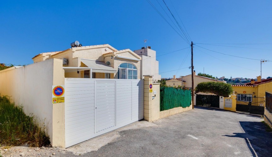 Återförsäljning - Villa -
San Fulgencio - La Marina