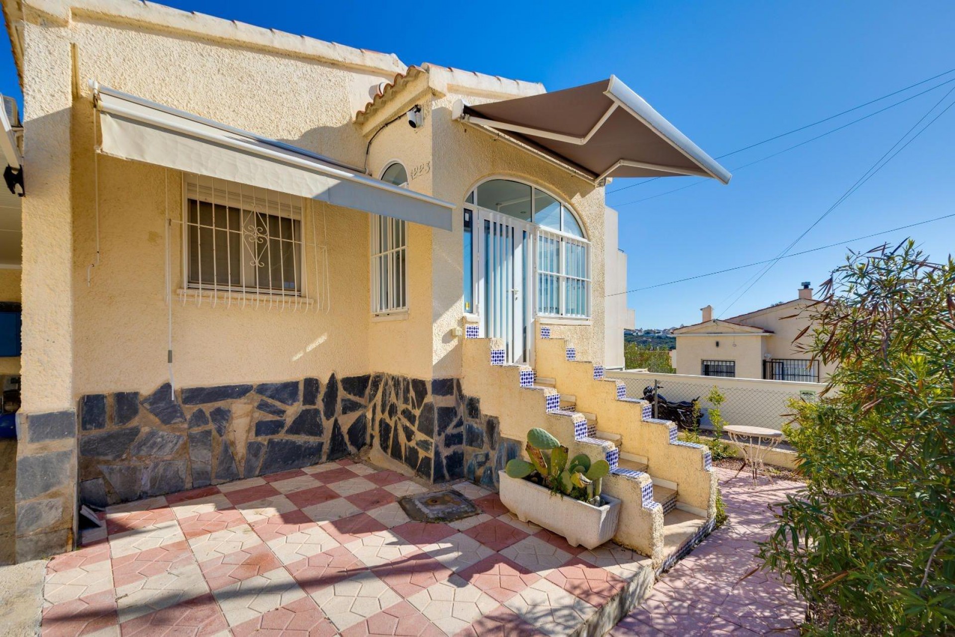 Återförsäljning - Villa -
San Fulgencio - La Marina