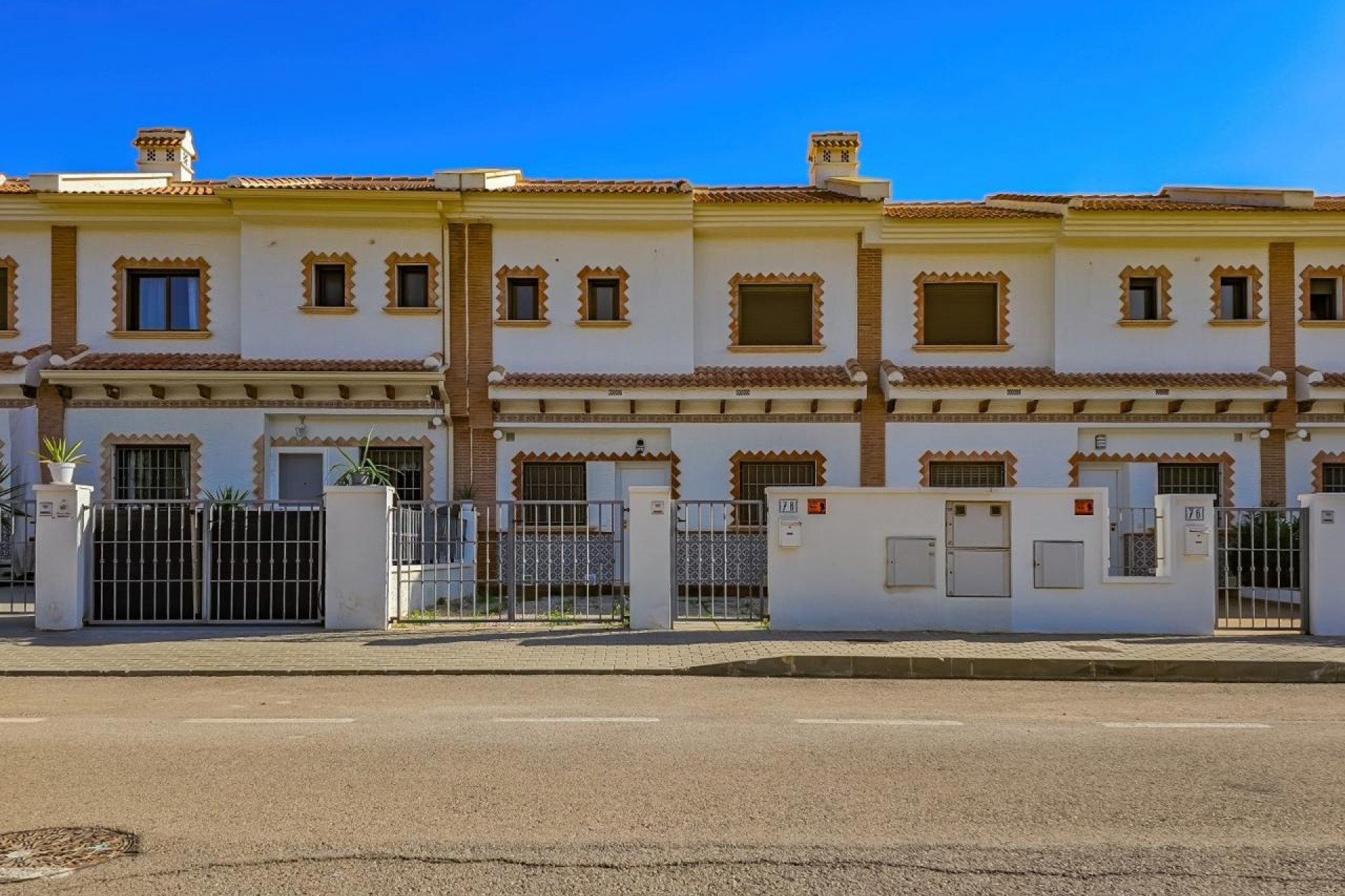 Återförsäljning - Villa -
San Miguel de Salinas - Inland