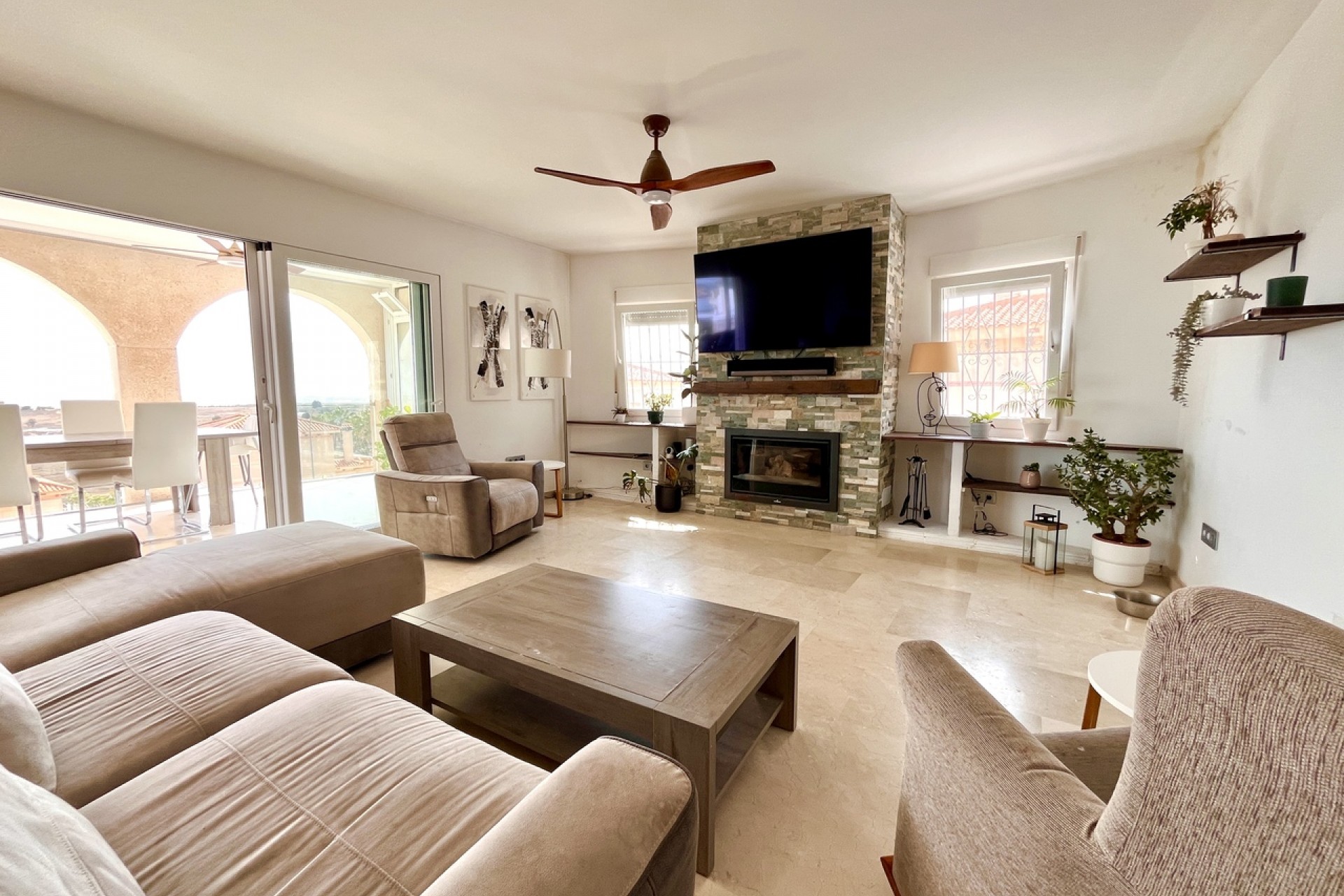 Återförsäljning - Villa -
San Miguel de Salinas - Inland