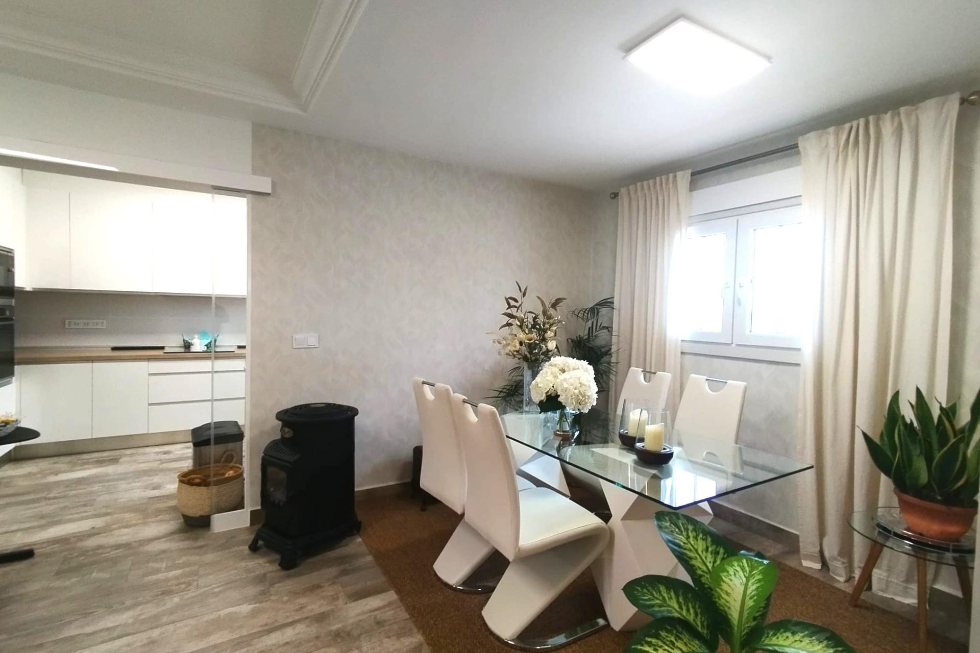 Återförsäljning - Villa -
San Miguel de Salinas - Inland