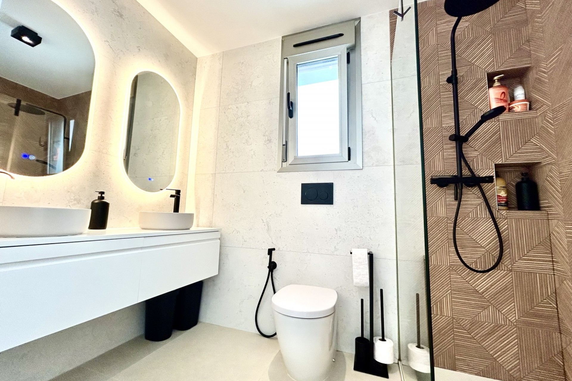 Återförsäljning - Villa -
San Miguel de Salinas - Inland