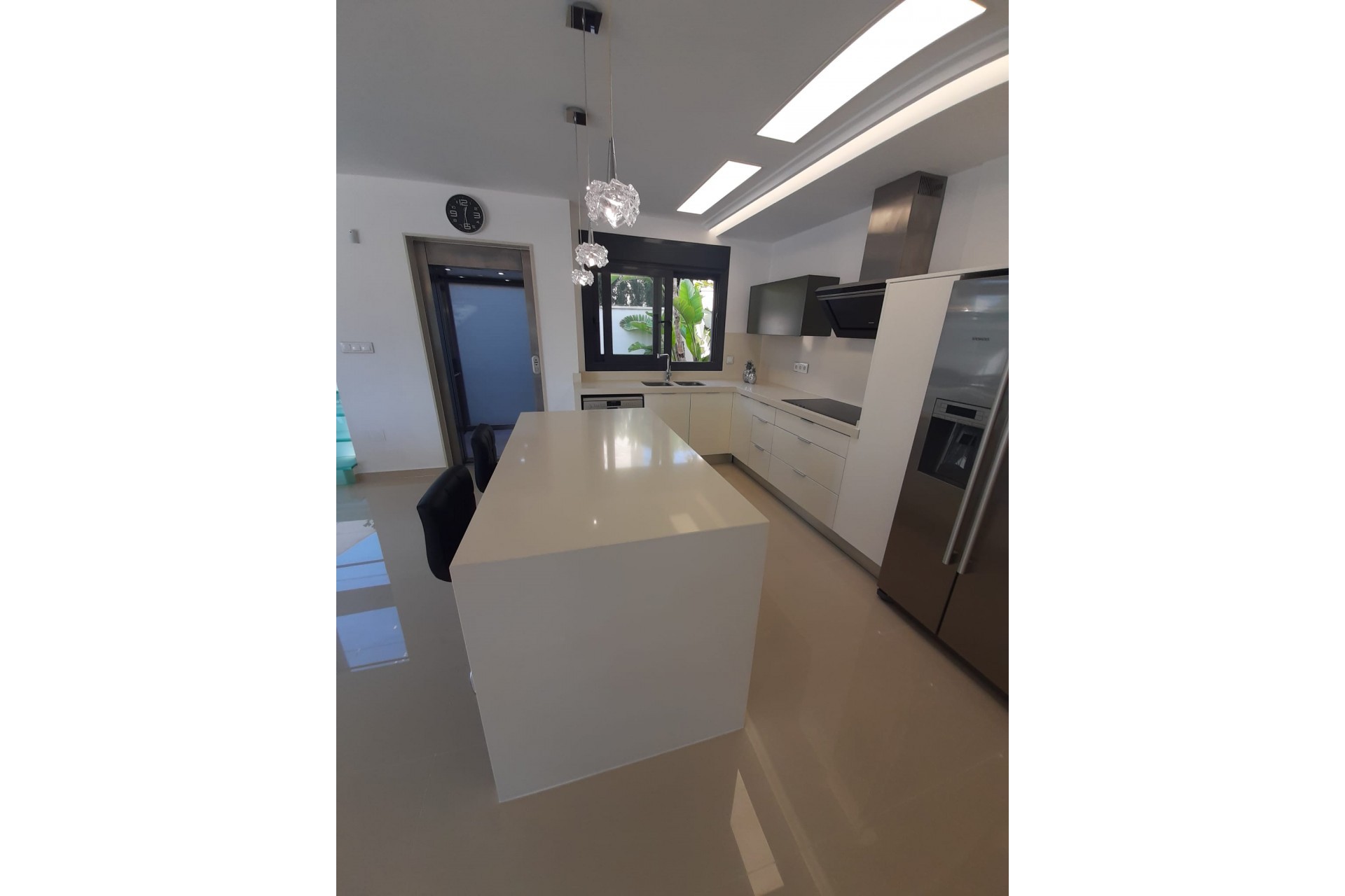 Återförsäljning - Villa -
San Miguel de Salinas - Inland