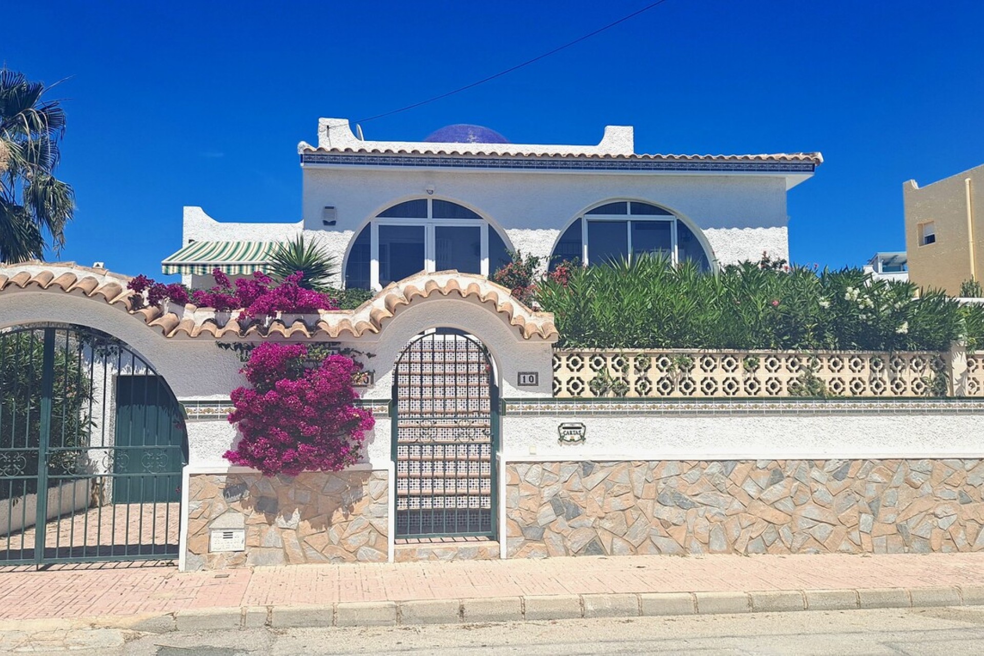 Återförsäljning - Villa -
San Miguel de Salinas - Inland