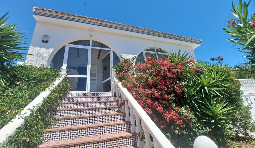 Återförsäljning - Villa -
San Miguel de Salinas - Inland